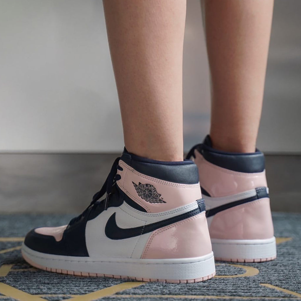 Wmns Air Jordan 1 Retro High OG SE 'Atmosphere' DD9335-641