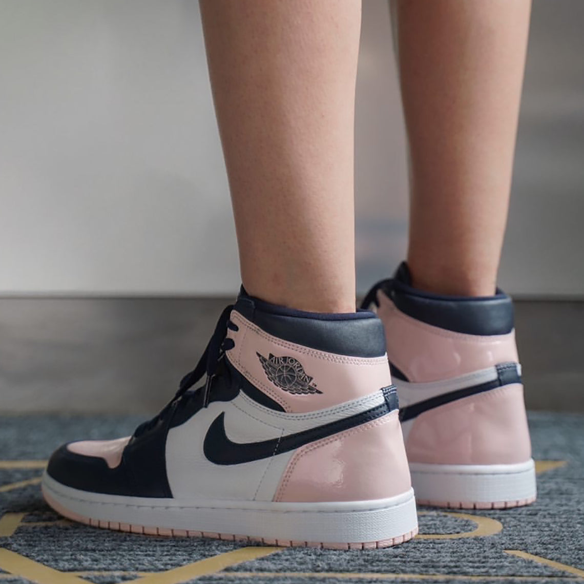 Wmns Air Jordan 1 Retro High OG SE 'Atmosphere' DD9335-641